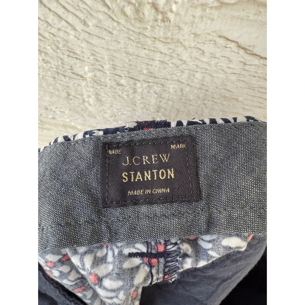 J.Crew‎ Men's Floral Blue and Red Stanton Shorts Size 38/9 inch inseam.